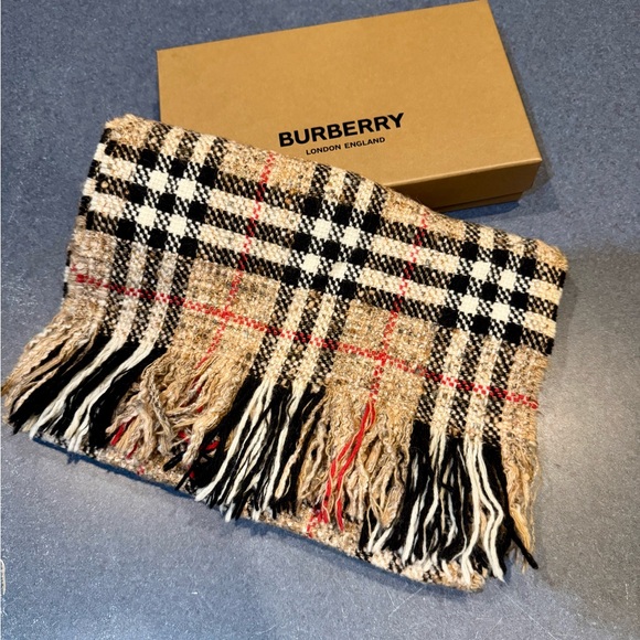 Burberry Vintage Classic Beige & Black Plaid Scarf - Picture 1 of 7